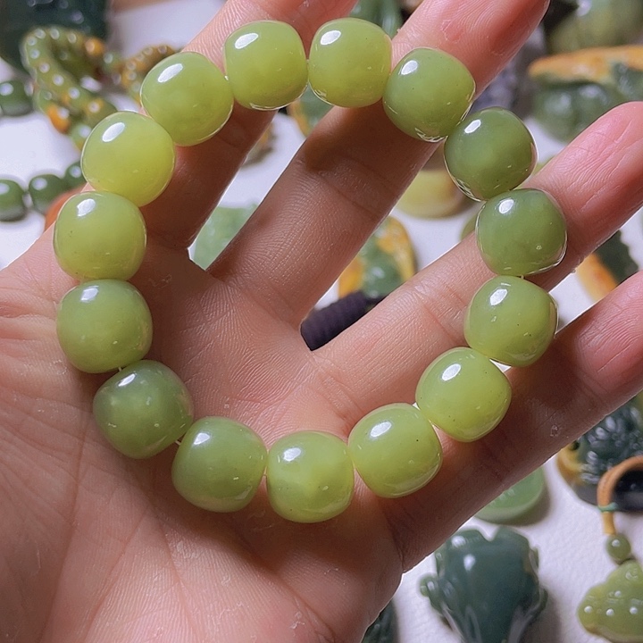 和田玉手串未镶嵌清***?