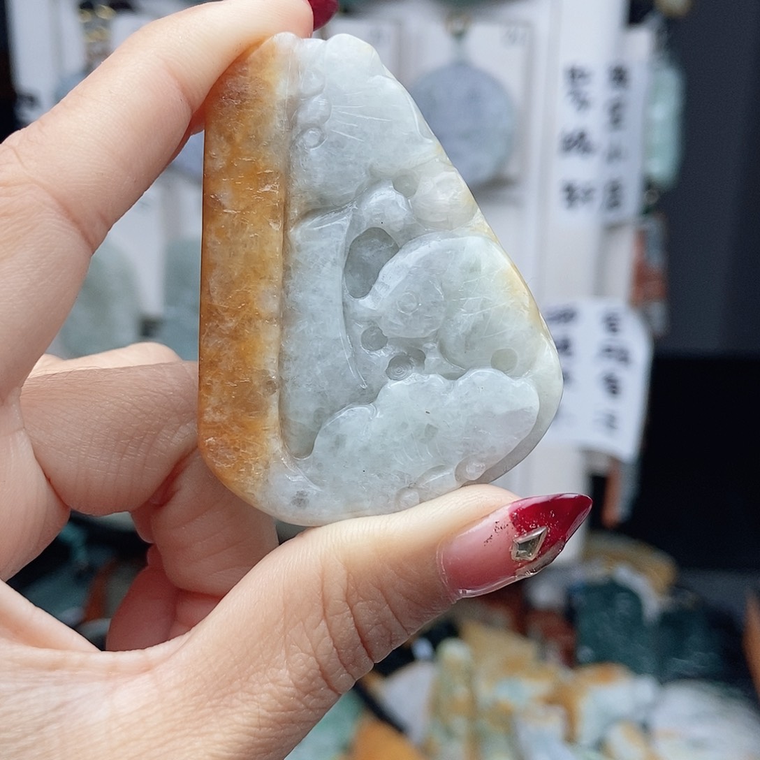 翡翠颈饰未镶嵌翡翠