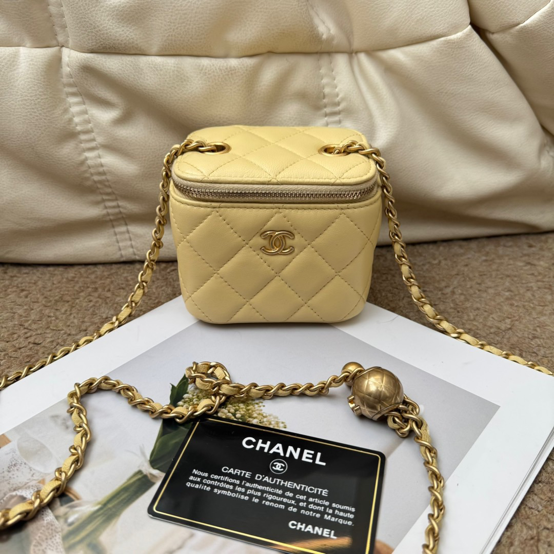 95新 Chanel/香奈儿 黄金 羊皮 金球mini化妆盒/643985497