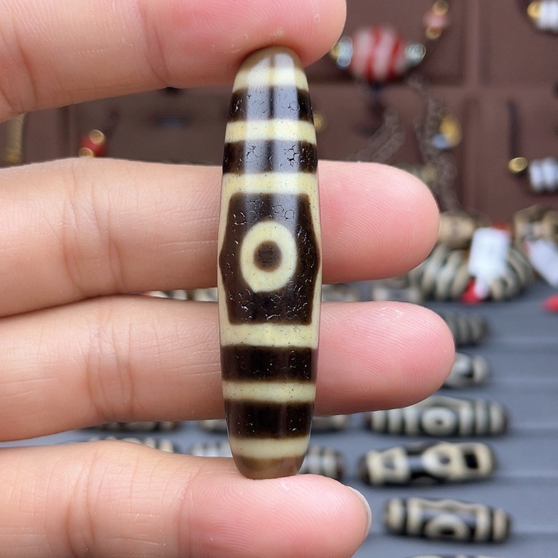 白玉菩提吊坠建成宝盖三