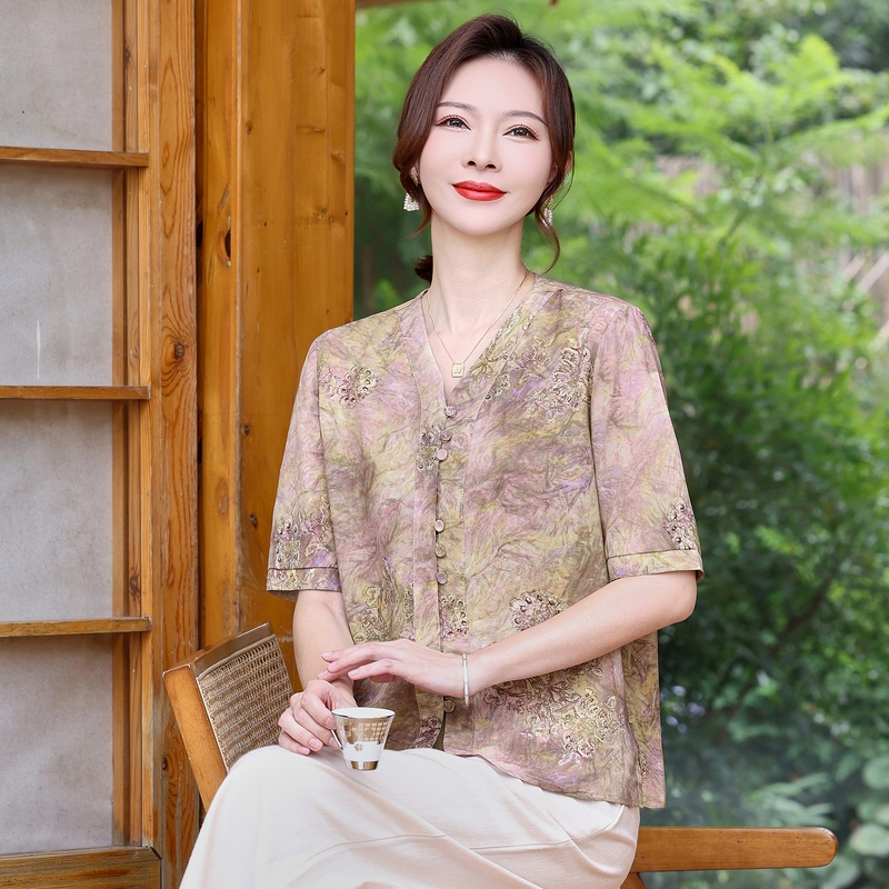 新款提花上衣中老年妈妈装女装夏季中袖开衫V领显瘦提气质减龄
