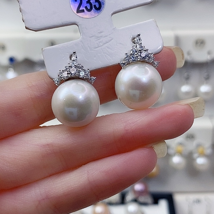 嫣***姐淡水珍珠耳饰银S925镶嵌13+A
