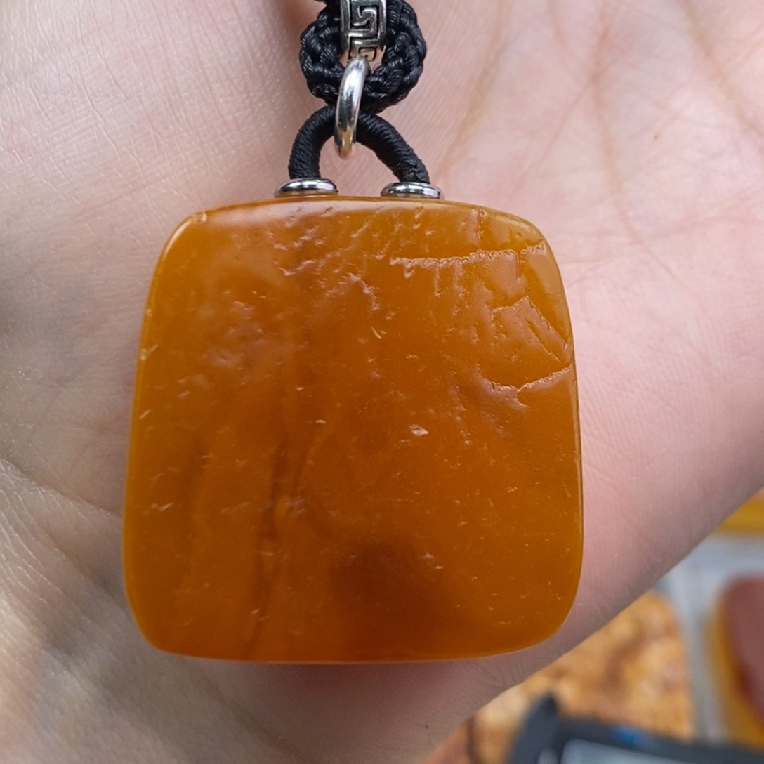琥珀吊坠(赠链)未镶嵌