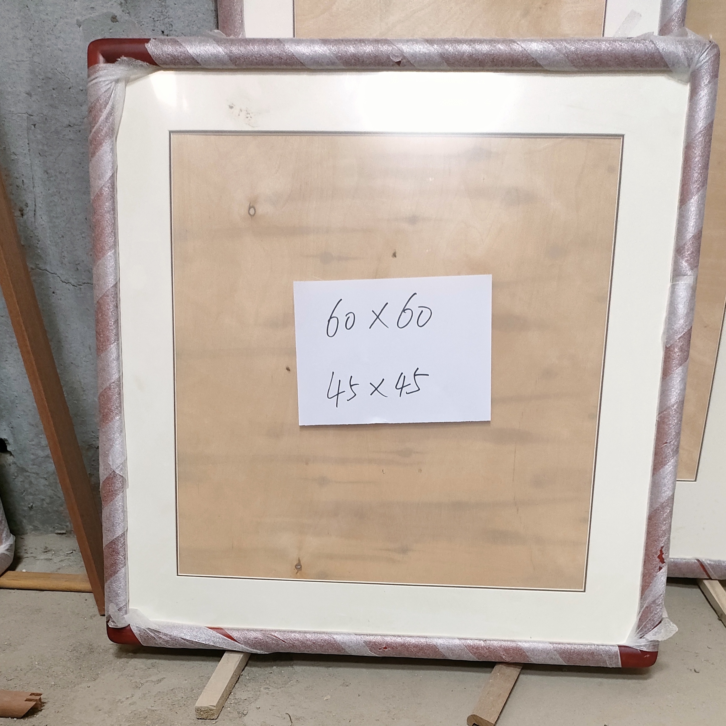 60/60桐木圆角画框+背板+有机玻璃+镂空卡纸