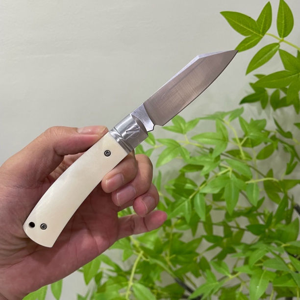 进口D2钢白牛骨折叠水果刀可盘玩把玩锋利口袋刀露营爬山便携户外