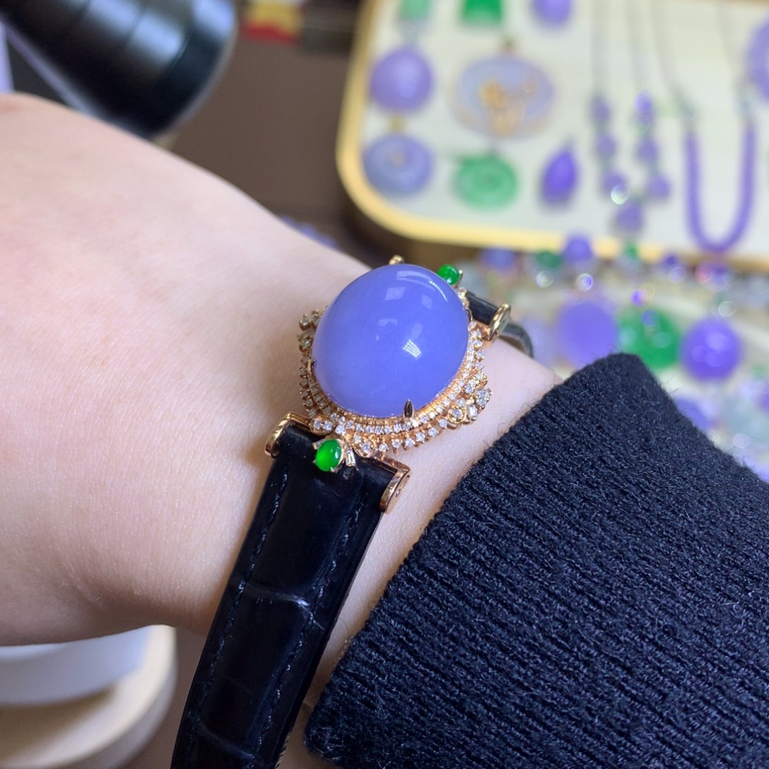 翡翠颈饰18K金镶嵌翡翠