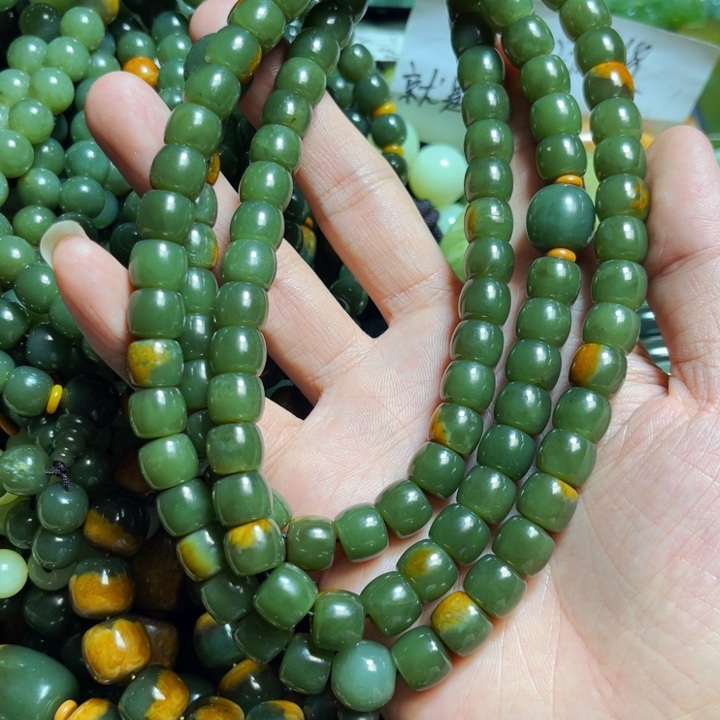 岫岩河磨玉（透闪石质玉）手链未镶嵌