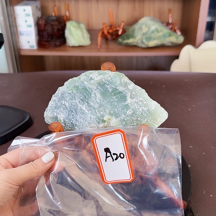 蛇纹石玉哈哈哈未镶嵌
