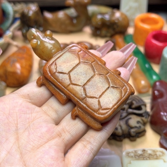 未镶嵌蛇纹石玉颈饰
