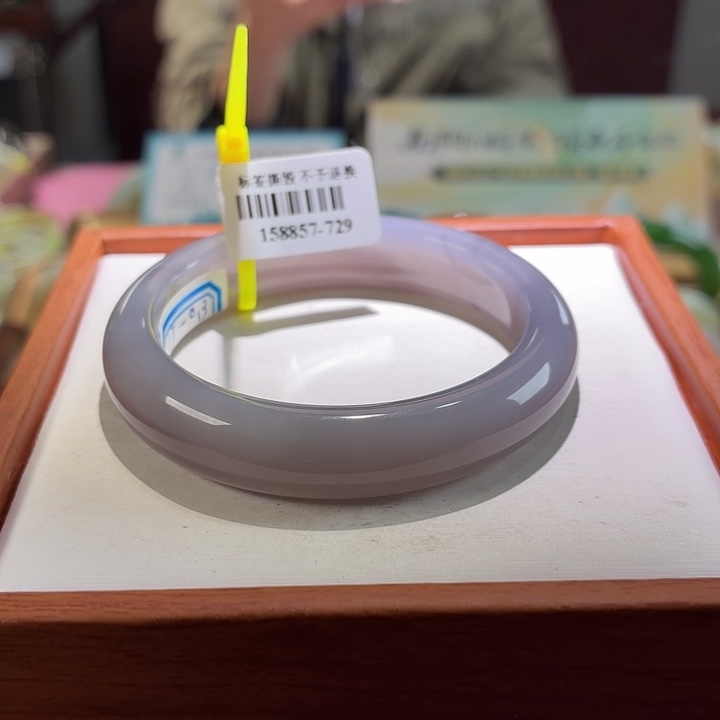 和田玉未镶嵌手镯14。 51/52