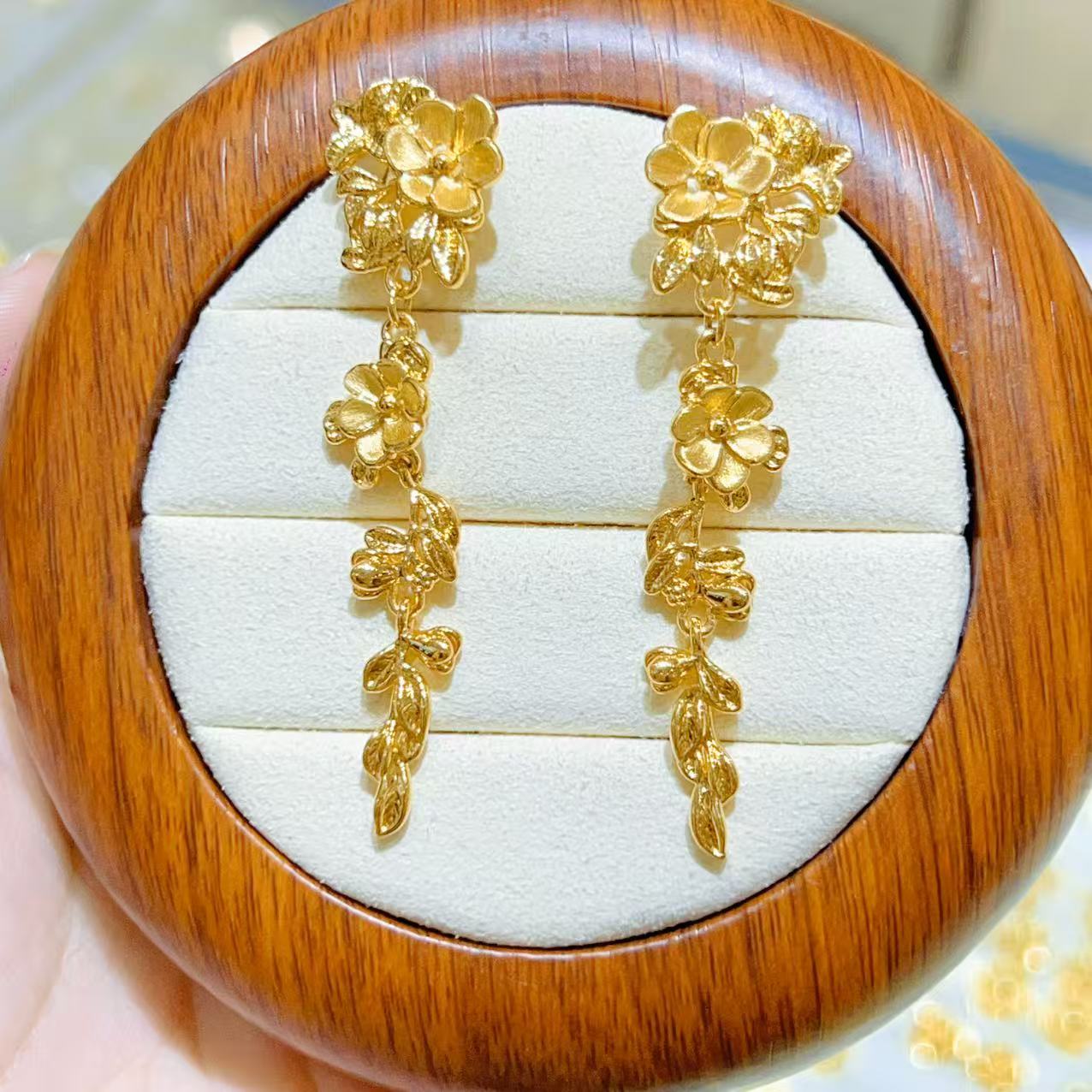 【桃觅】足金999 5D无氰工艺立体繁花直针耳饰