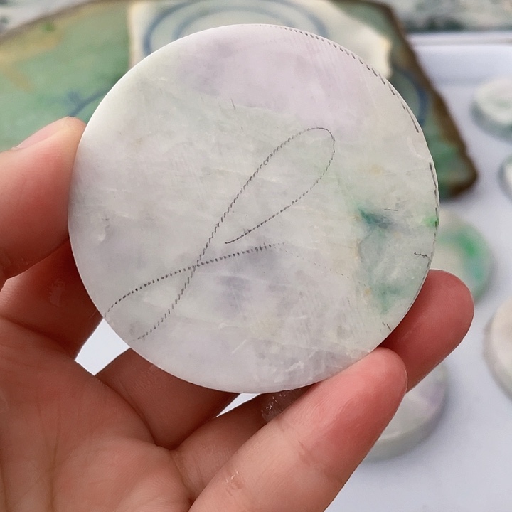 翡翠颈饰未镶嵌毛料2