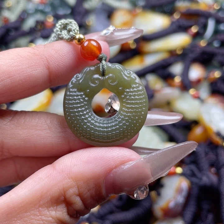 和田玉颈饰未镶嵌