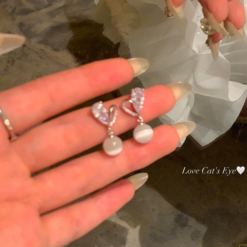 铜合金锆石耳饰猫眼石锆石爱心耳钉女设计感小众个性简约百搭气质