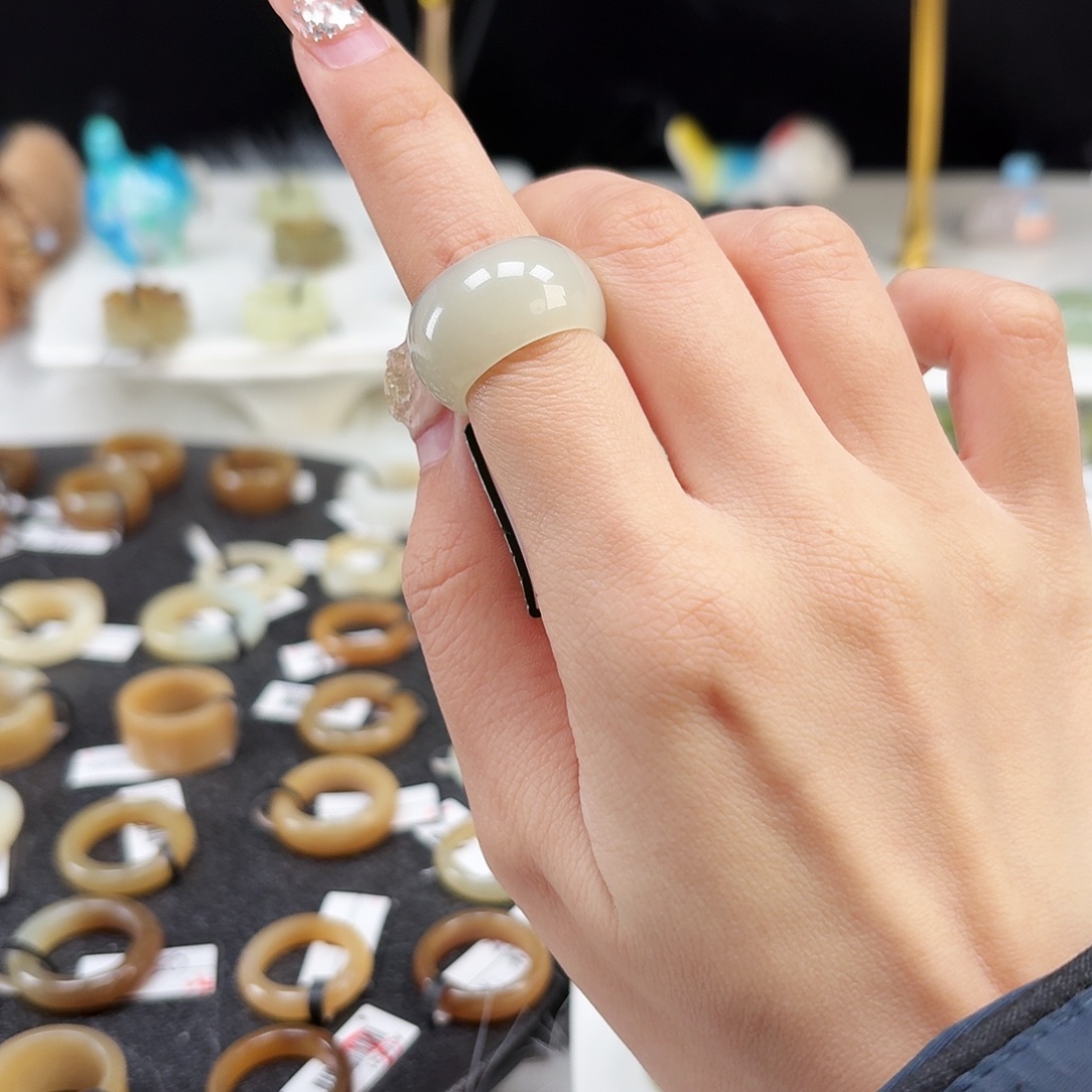 和田玉未镶嵌戒指P114月光白墩墩16.5不退换