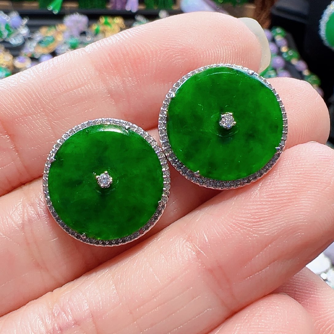 翡翠耳饰18K金镶嵌签收后24小时鉴赏期