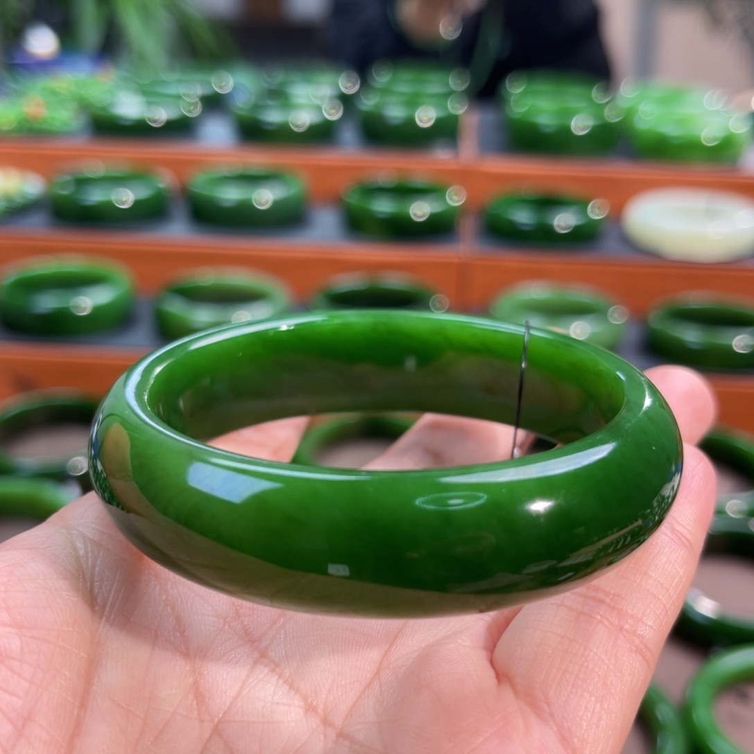 未镶嵌手镯和田玉（碧玉）