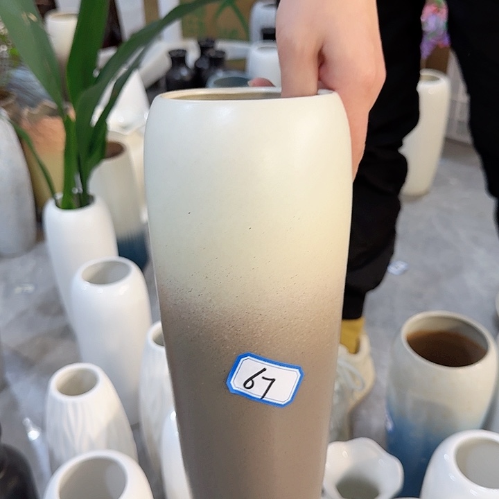 瓶67号复古陶瓷高25厘米微瑕一个