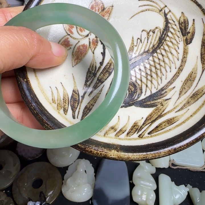 瓷片G*新号开播瓷器盘子