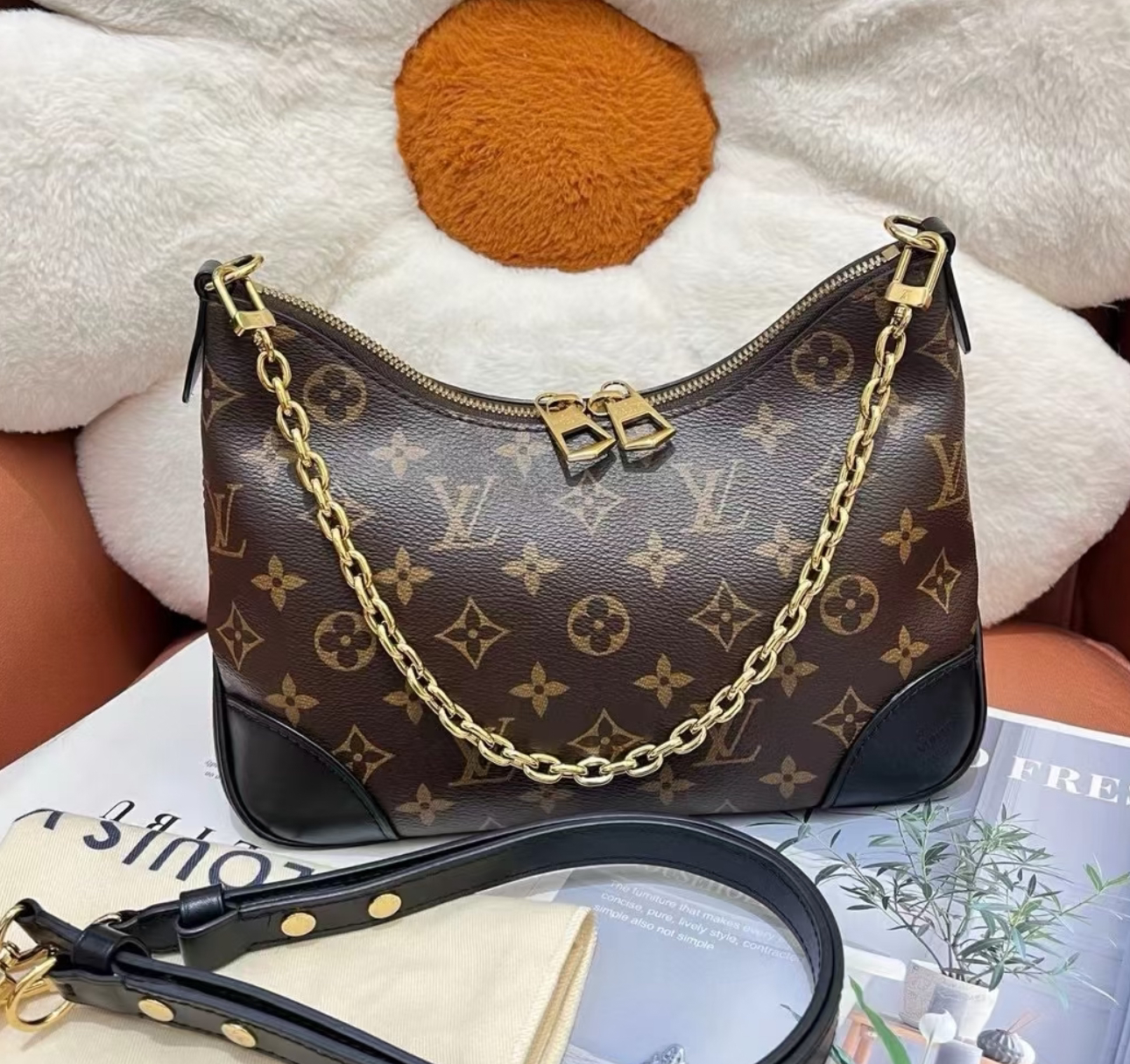 95新 LouisVuitton/路易威登 路易威登黑牛角芯片款 8831386