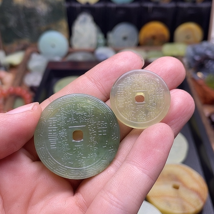 蛇纹石玉挂件合金*️****