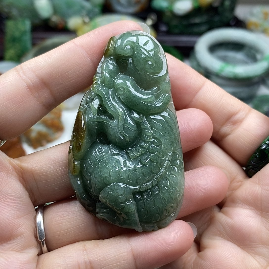 颈饰未镶嵌翡翠牌子