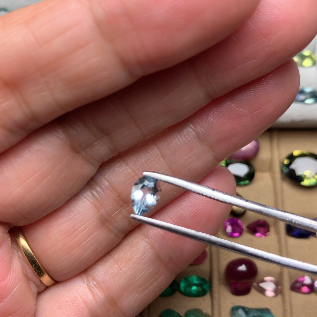 海蓝宝石裸石未镶嵌