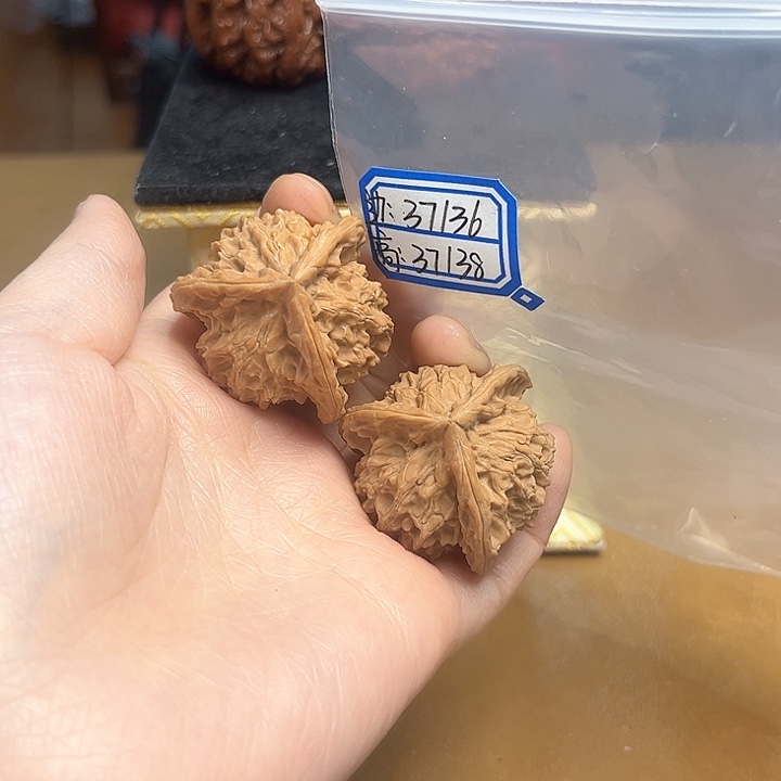 把件文玩核桃盘山三棱