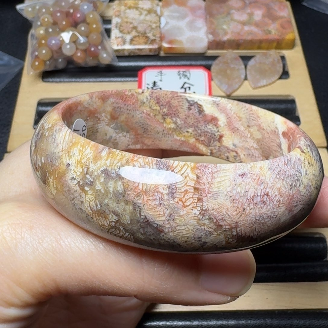 硅化玉57.7满山秋景未镶嵌