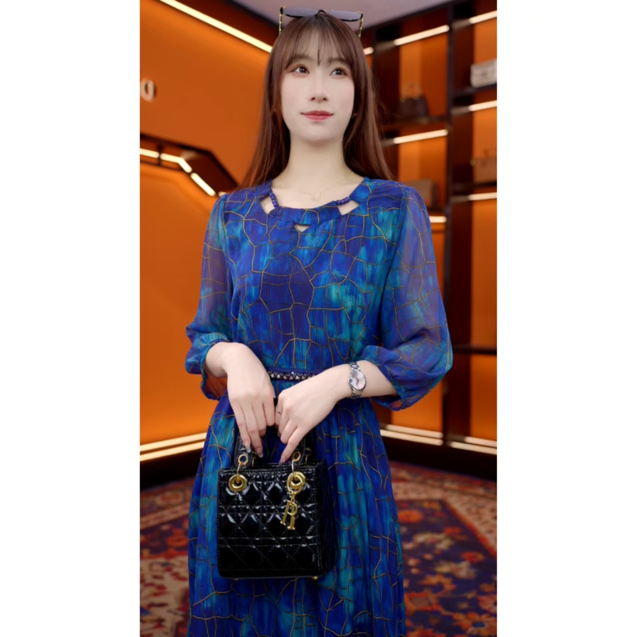 蓝纹幻彩-2025新款高端连衣裙显瘦夏季妈妈装法式中长款-梦梦