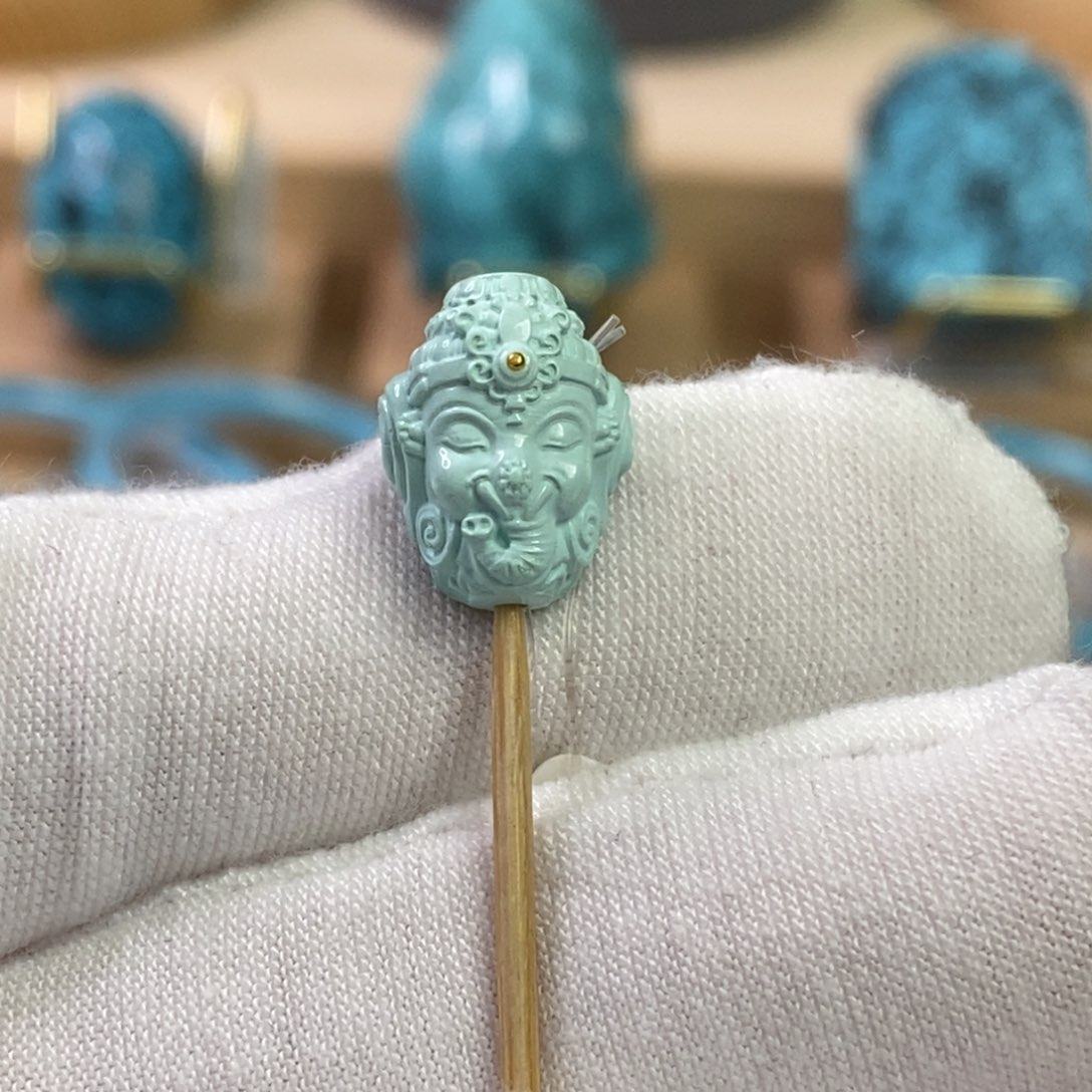 绿松石未镶嵌珠宝奇石