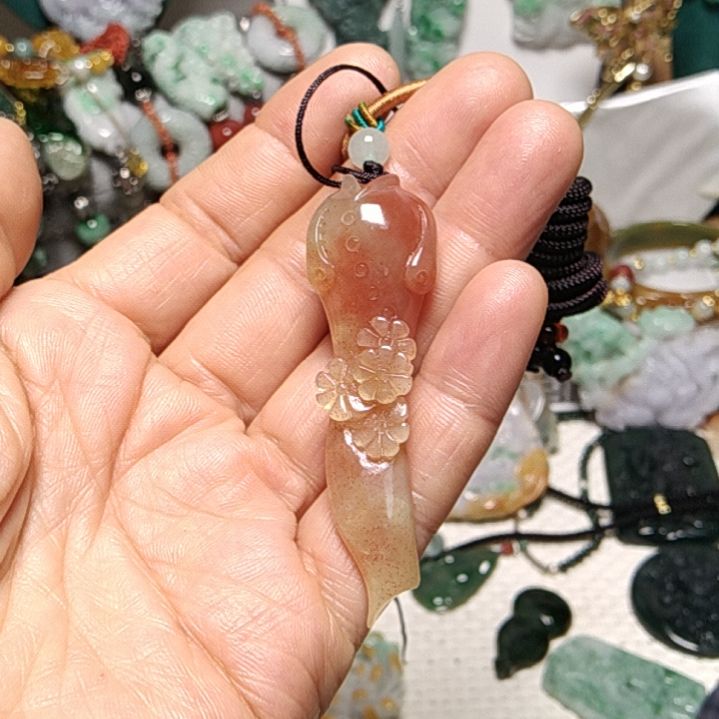 蛇纹石玉吊坠未镶嵌