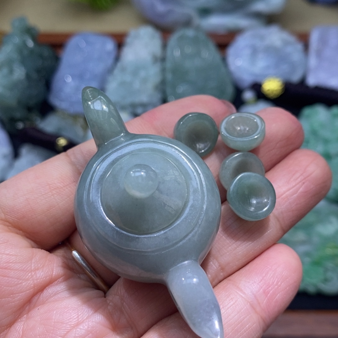 【闪购商品】翡翠未镶嵌颈饰茶