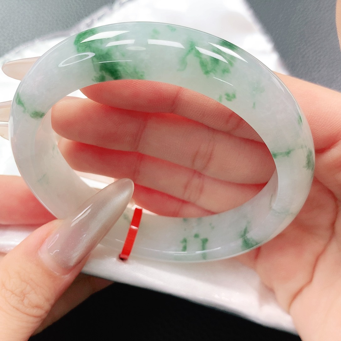 翡翠手镯未镶嵌58圈