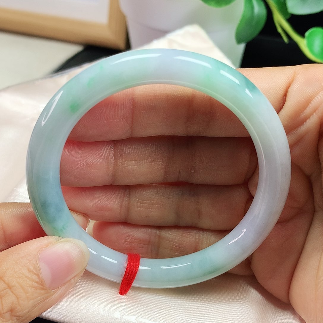 未镶嵌手镯翡翠?**?翡翠手镯360