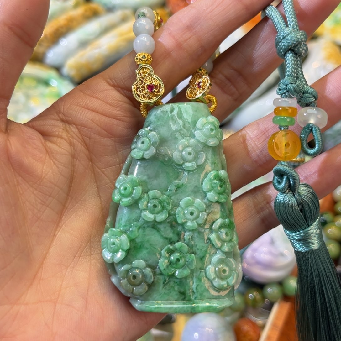 翡翠颈饰未镶嵌待编款