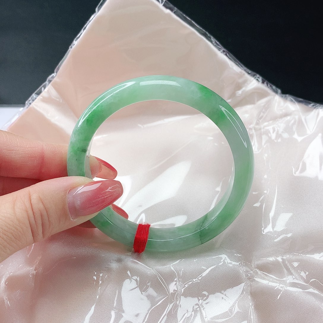 翡翠手镯未镶嵌翡翠142