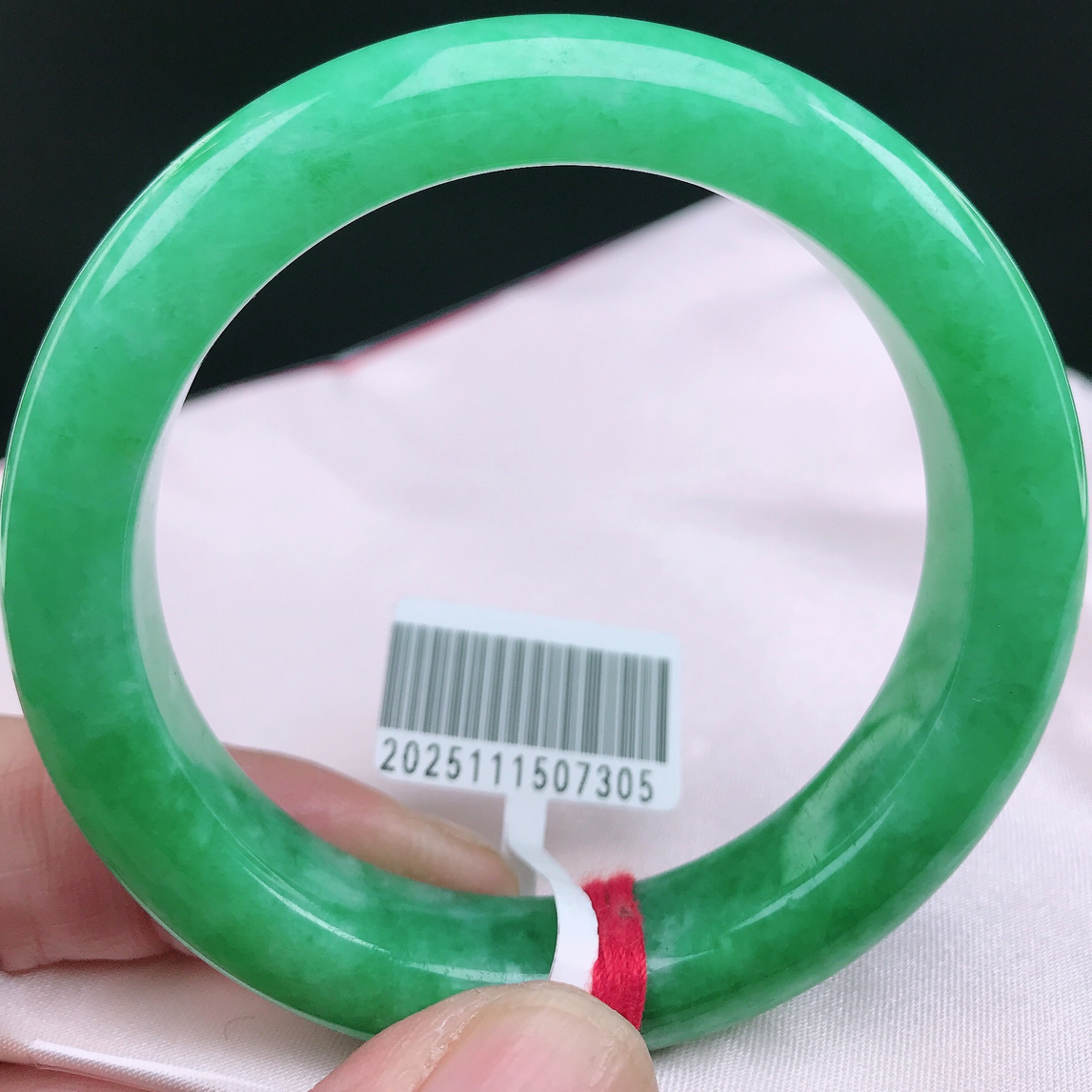 天然A货翡翠满绿阳绿手镯冰润圈口53.6–54女款时尚精美高品质