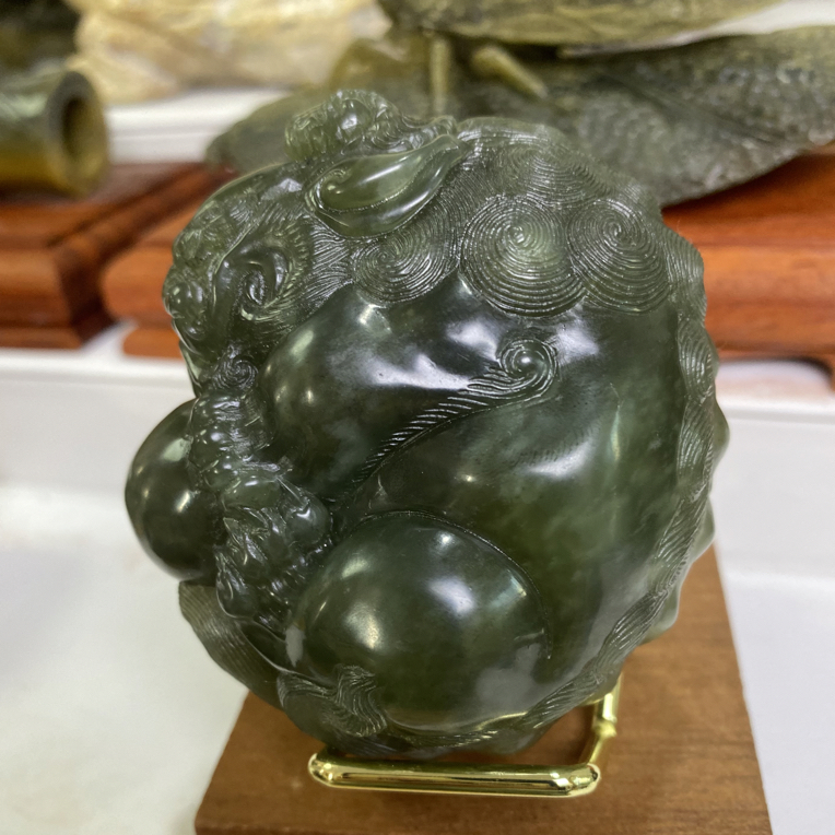 莱州玉雕-手工雕刻貔貅手把件