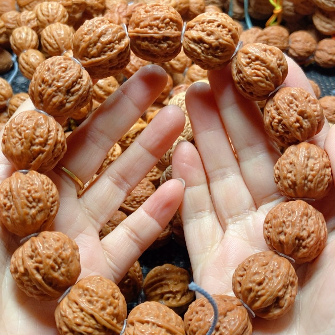 文玩核桃手串荔枝纹