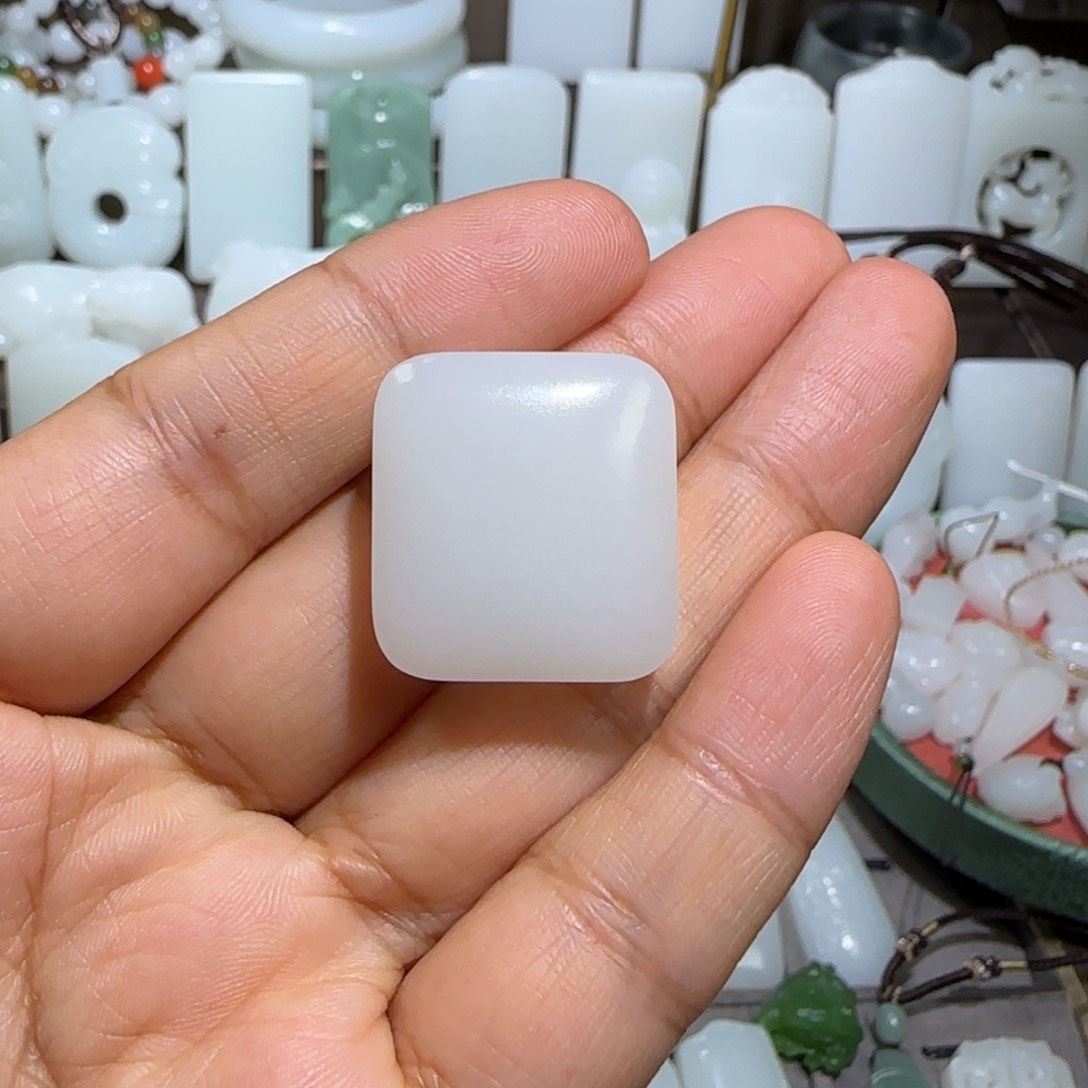 和田玉颈饰未镶嵌䑃*