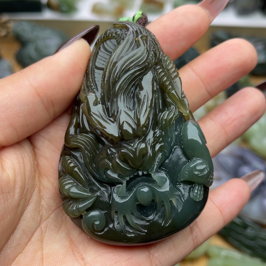 和田玉未镶嵌颈饰