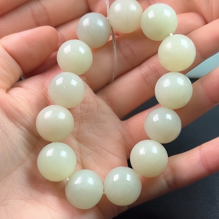 和田玉未镶嵌吊坠(不含链)艾*