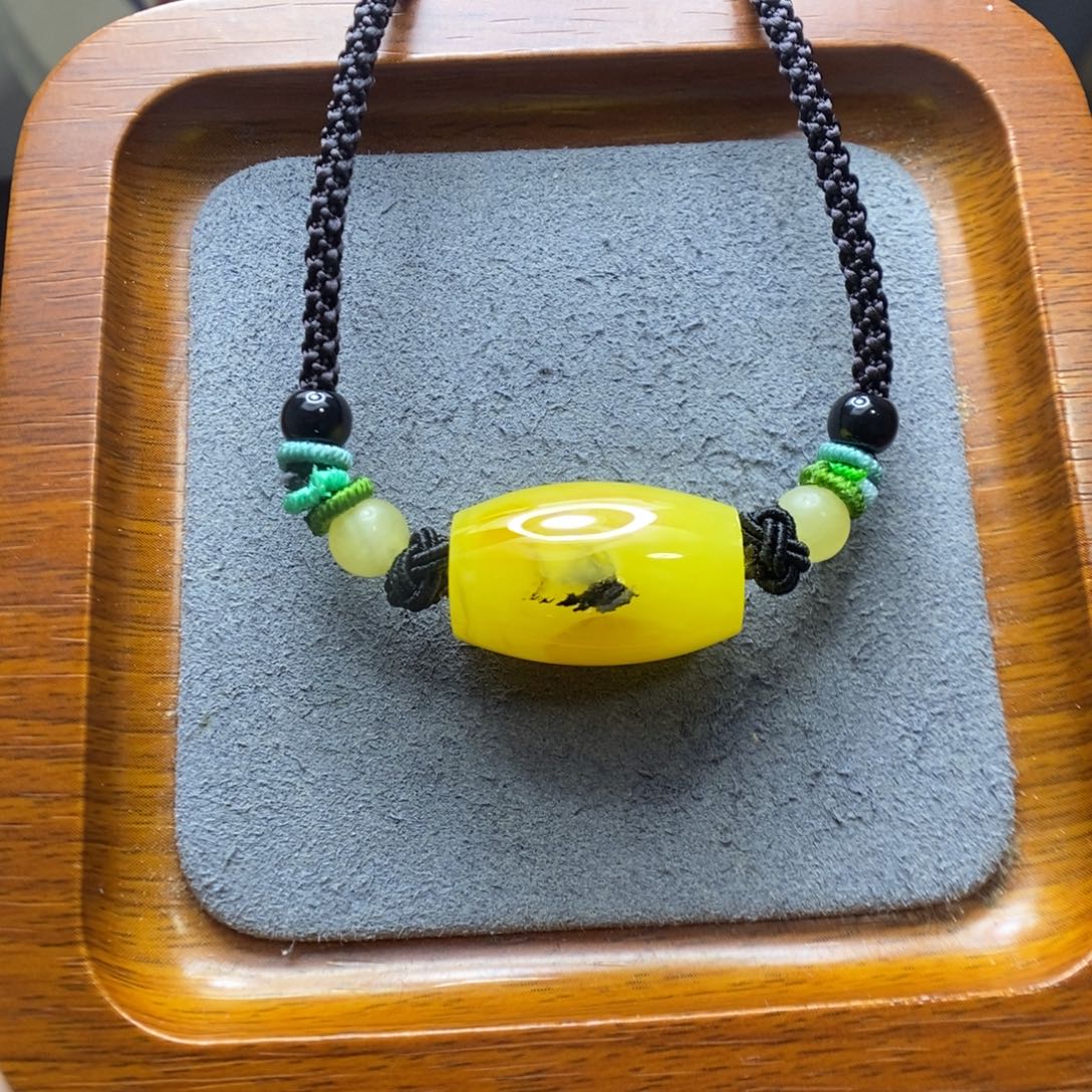 不***年蜜蜡颈饰未镶嵌郎