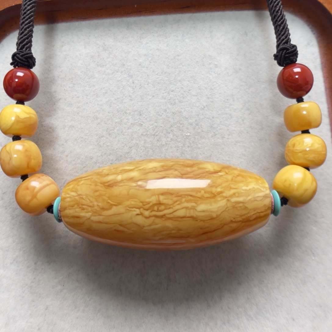 蜜蜡未镶嵌项链锁骨