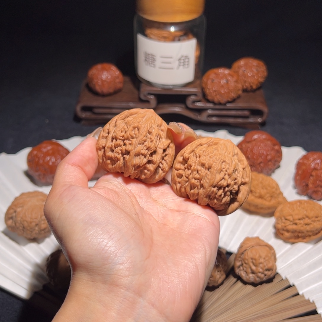 马***上文玩核桃吊坠44+虎头王