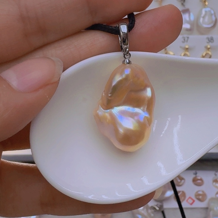 颈饰未镶嵌淡水珍珠