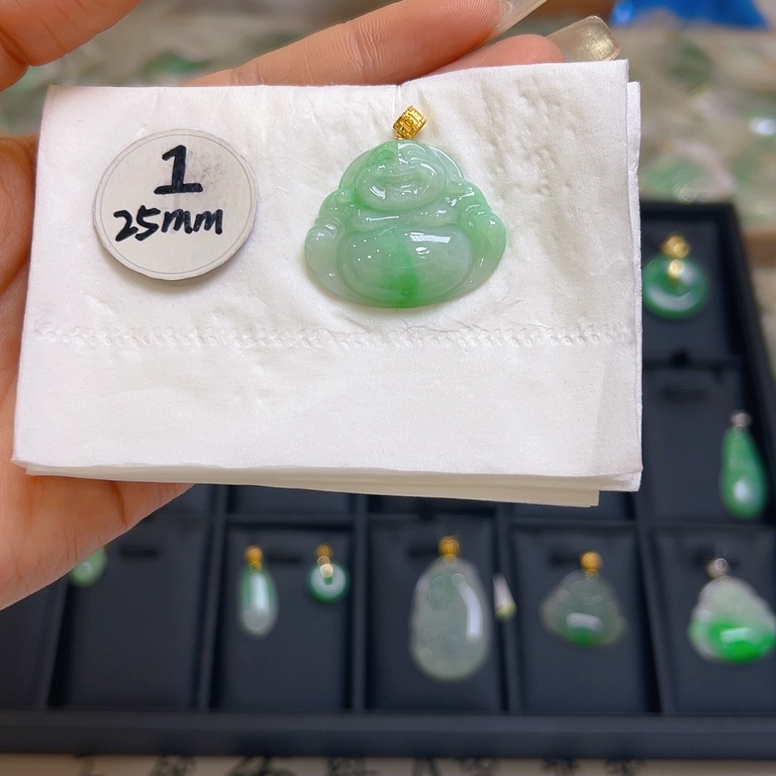 翡翠颈饰18K金镶嵌翡翠