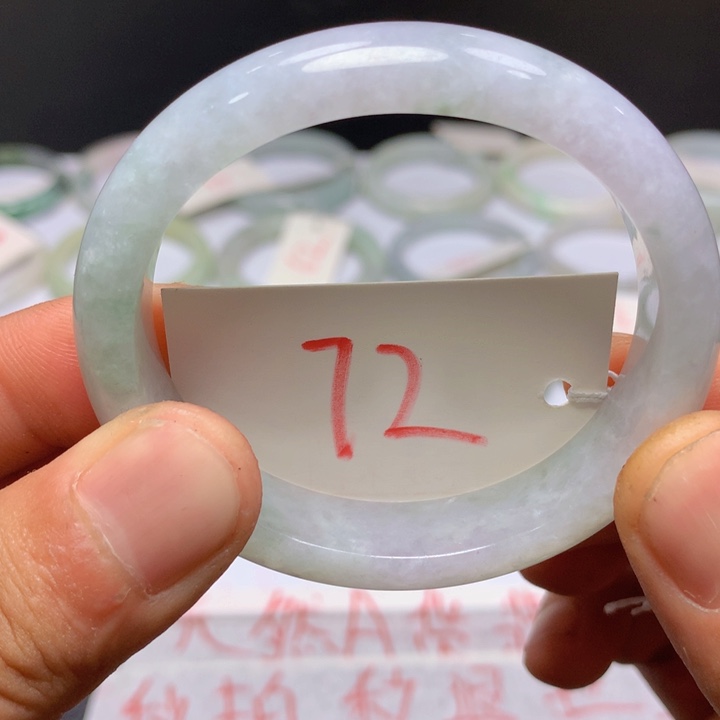 翡翠手镯未镶嵌55566999988889999