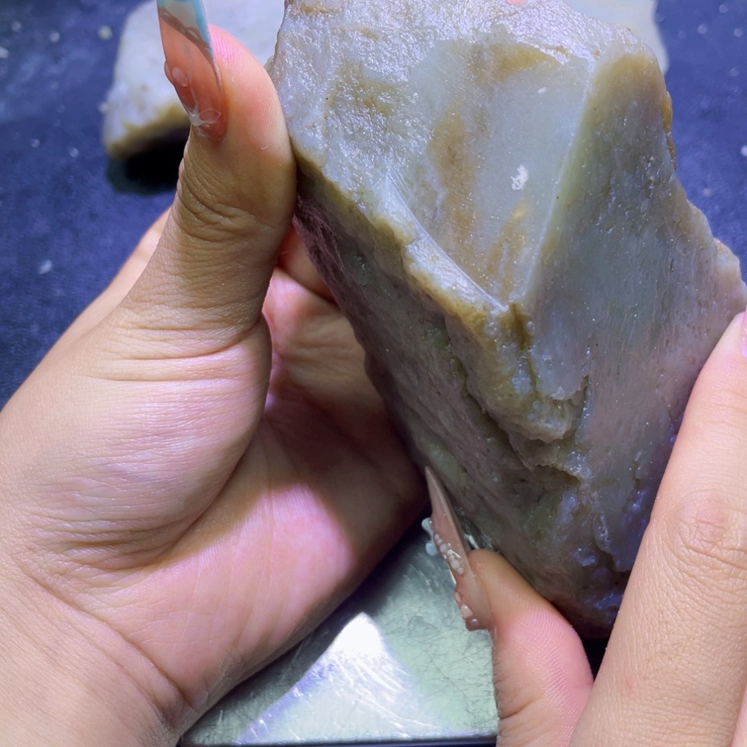 未镶嵌和田玉（糖玉）珠宝半成品